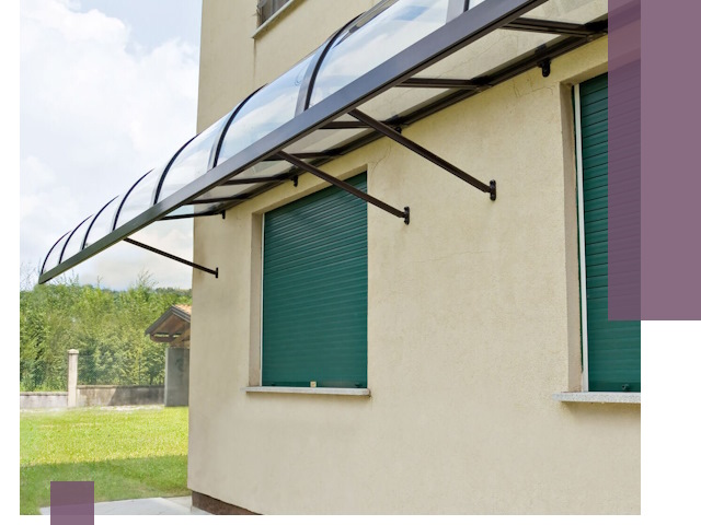 Козырьки над окнами в Осинниках — изготовление и монтаж по выгоде