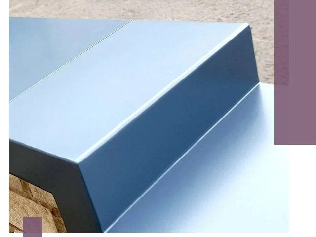 Крышки на парапет в Осинниках: изготовление и монтаж под ключ